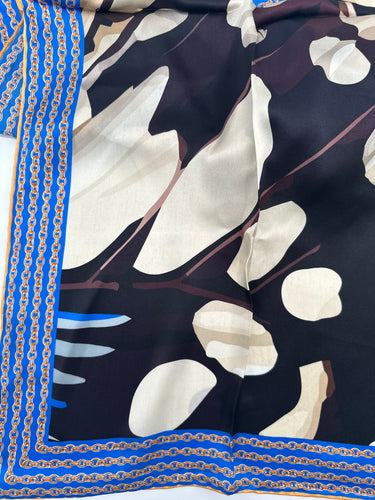 Dabīgā zīda satīna lakats  90x90 cm "Dārgumi "