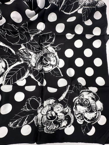 Dabīgā zīda satīna lakats 107x107 cm "Jaunkundze"