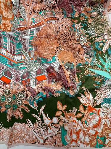 Dabīgā zīda satīna lakats  90x90 cm "Templis džungļos II"