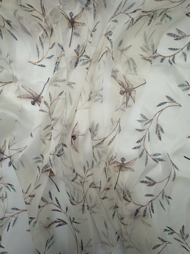 Dabīgā zīda šifona šalle "Spāres deja"