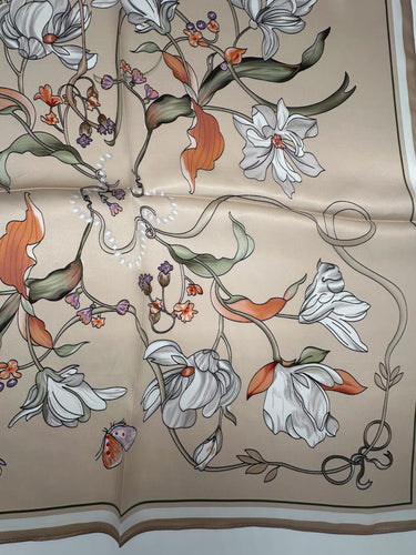 Dabīgā zīda lakats 68x68 cm  "Frēzija"