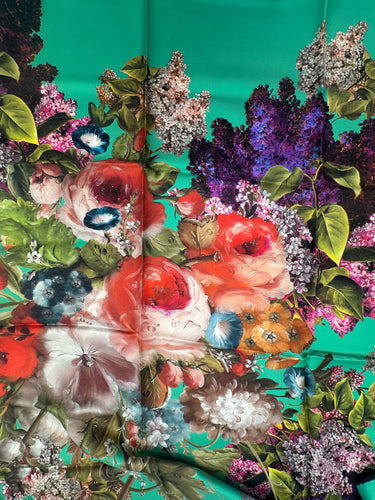 Dabīgā zīda sarža lakats 90x90 cm "Rozes vārds II"