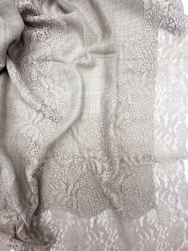 Kašmira un mežģīņu šalle "Klasika"