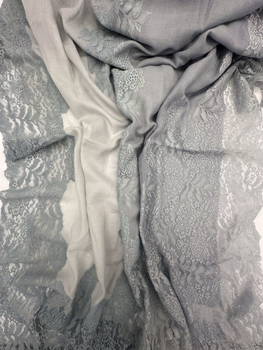 Ombre kašmira un mežģīņu šalle "Dūmaka"