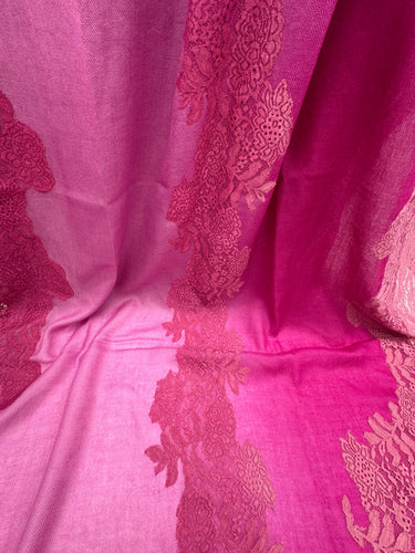 Ombre kašmira un mežģīņu šalle "Karaliskā roze"