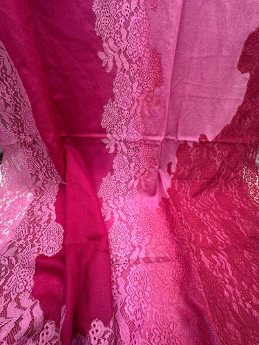 Ombre kašmira un mežģīņu šalle "Aveņu sorbets"