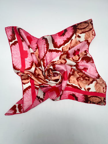 Dabīgā zīda satīna lakats "Zeltene" 65x65cm