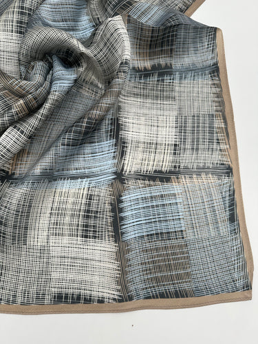 Dabīgā zīda lakats 68x68 cm  "Klasika "