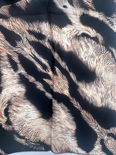 Dabīgā zīda satīna lakats 107x107 cm "Zvēru karalis"
