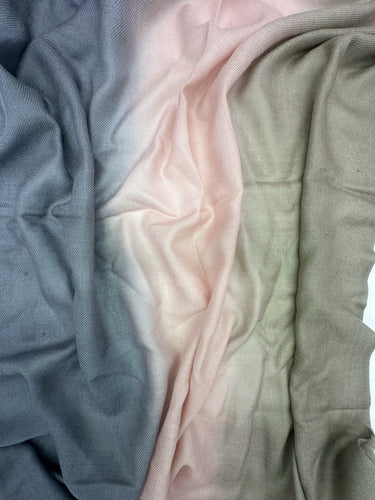 Ombre zīda un kazlēna vilnas šalle "Mākoņos"