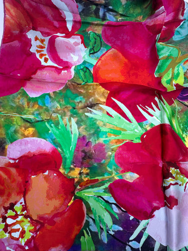 Dabīgā zīda satīna lakats  90x90 cm "Magonēs"
