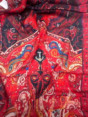 100% vilnas šalle ar košu rakstu "Deli II"