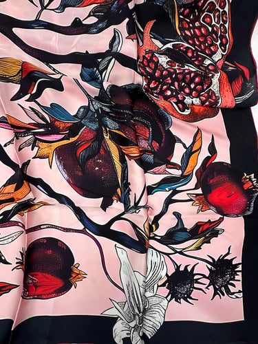 Dabīgā zīda satīna lakats 107x107 cm "Granāts I"