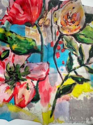 100% vilnas šalle ar košu rakstu "Krāšņie ziedi"